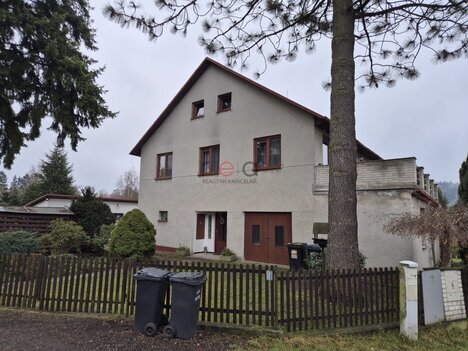 Prodej podílu 1/2 RD v obci Janov u Nového Boru.